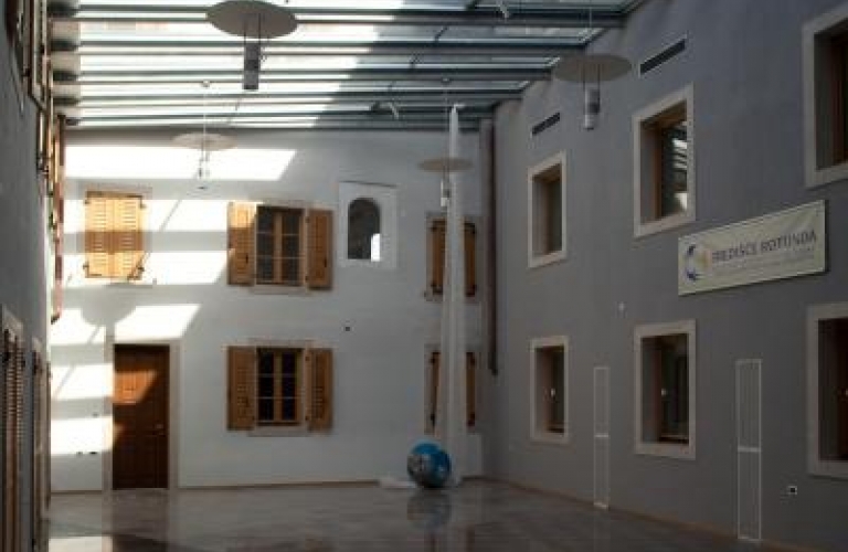 Frančiškanski Samostan Koper - Središče Rotunda