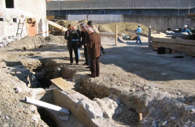 Frančiškanski Samostan Koper Arheološke raziskave 2007