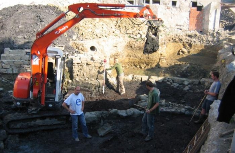 Frančiškanski Samostan Koper Arheološke raziskave 2007