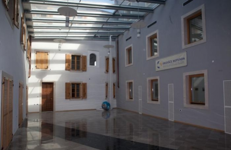 Frančiškanski Samostan Koper - Središče Rotunda