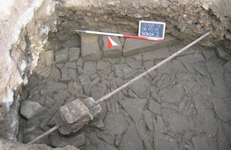 Frančiškanski Samostan Koper Arheološke raziskave 2007