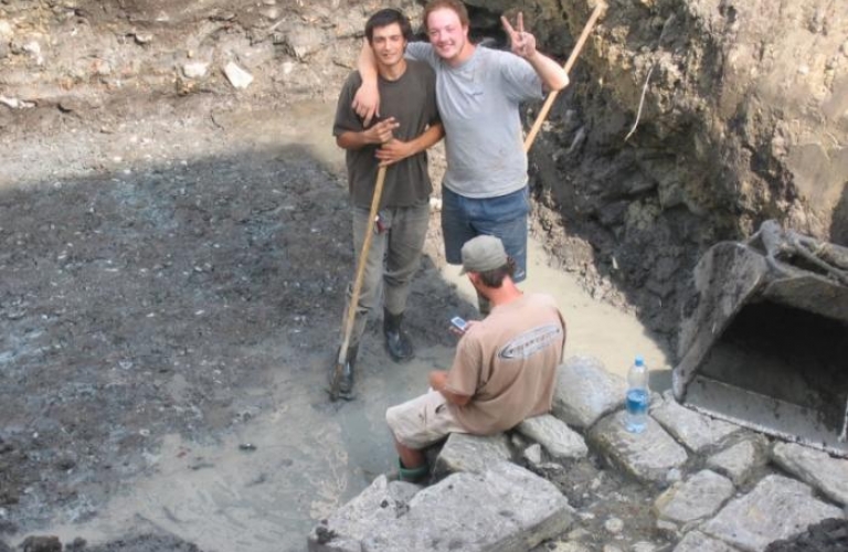 Frančiškanski Samostan Koper Arheološke raziskave 2007