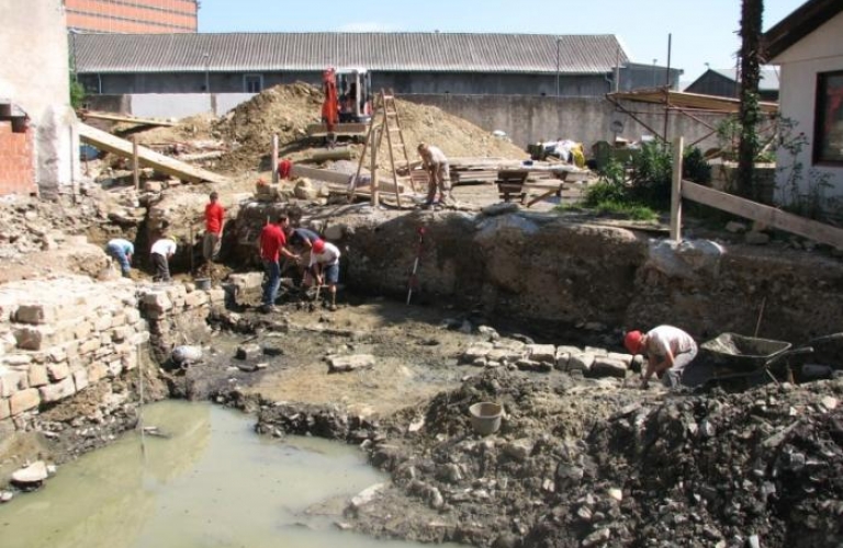 Frančiškanski Samostan Koper Arheološke raziskave 2007