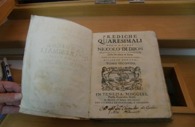 Frančiškanski Samostan Koper - Knjižnica