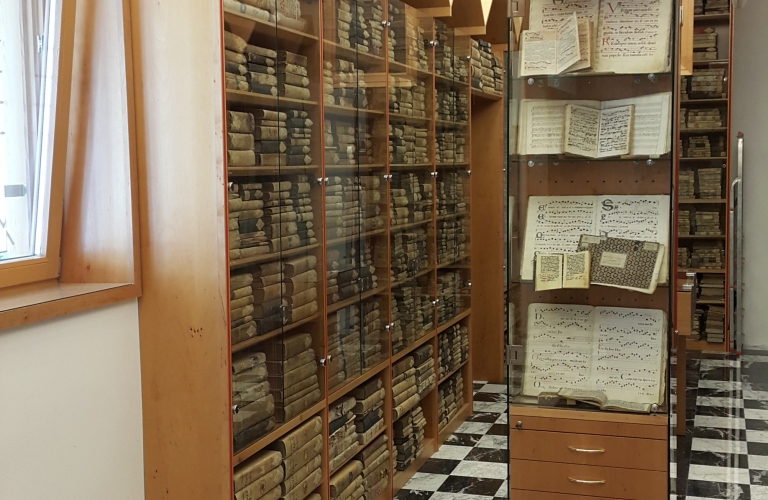 Frančiškanski Samostan Koper - Knjižnica