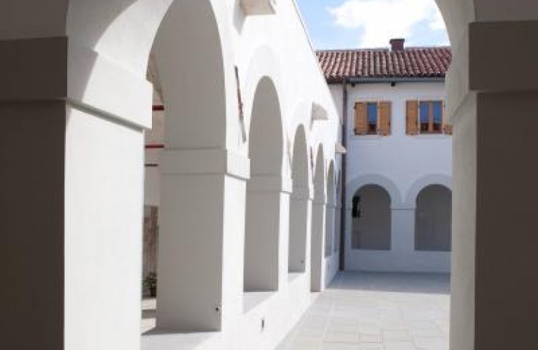 Frančiškanski Samostan Koper - Atrij s križnim hodnikom