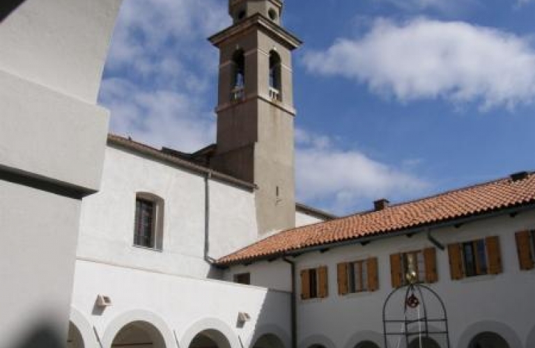 Frančiškanski Samostan Koper - Atrij s križnim hodnikom