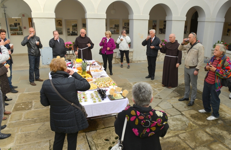 Frančiškanski Samostan Koper - Atrij s križnim hodnikom