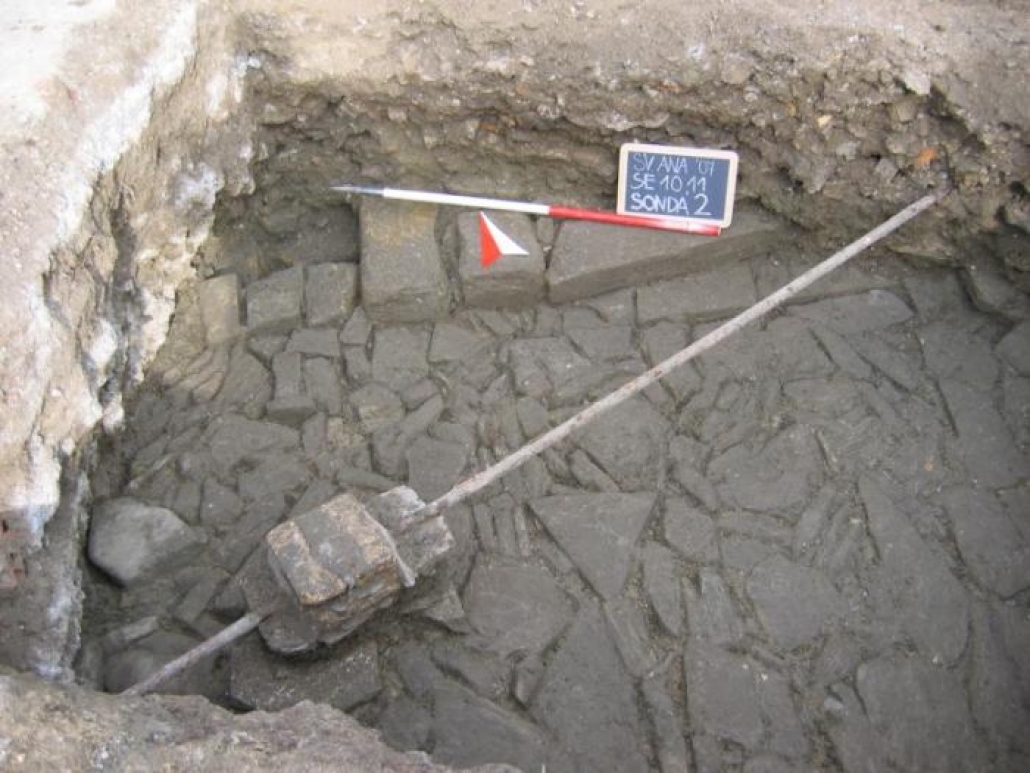 Frančiškanski Samostan Koper Arheološke raziskave 2007